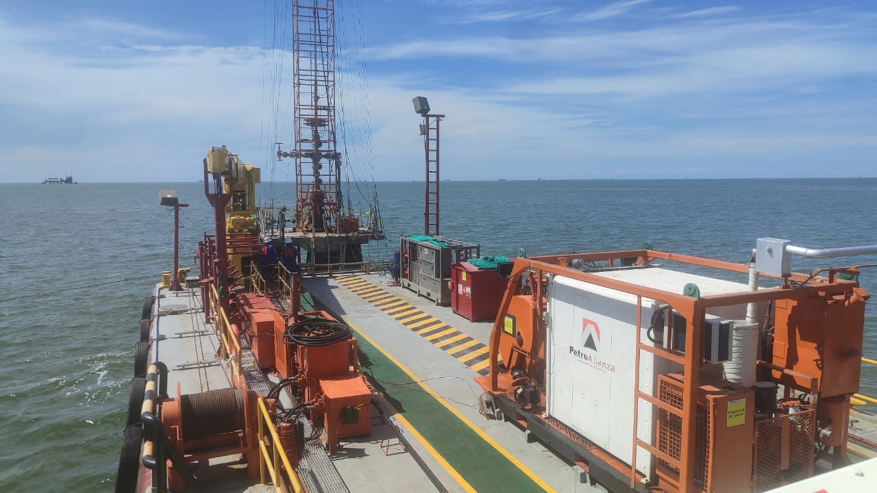 Primer pozo ejecutado en el Lago de Maracaibo en Gabarra Alianza IV
