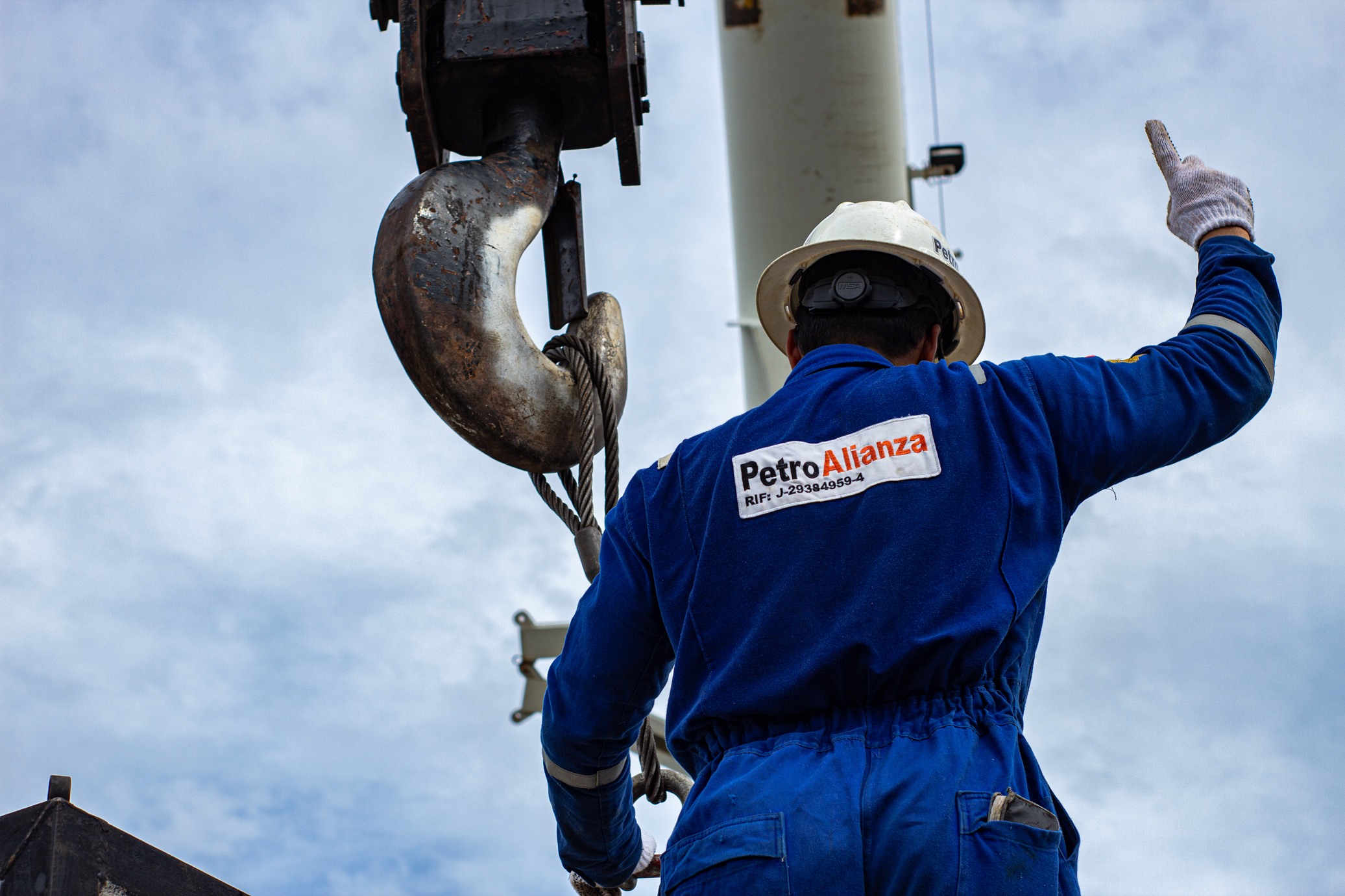 PetroAlianza operator coordinating field lifting activity