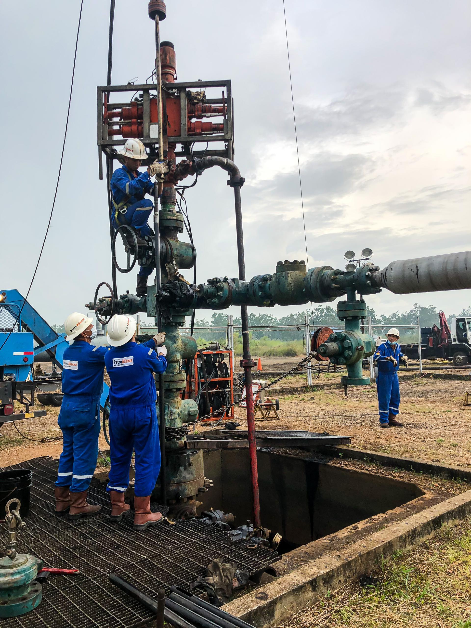 Equipo de PetroAlianza ejecutando intervención especializada en pozo